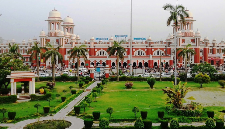 railway stations,beautiful railway stations,stations in india,india beautiful railway stations