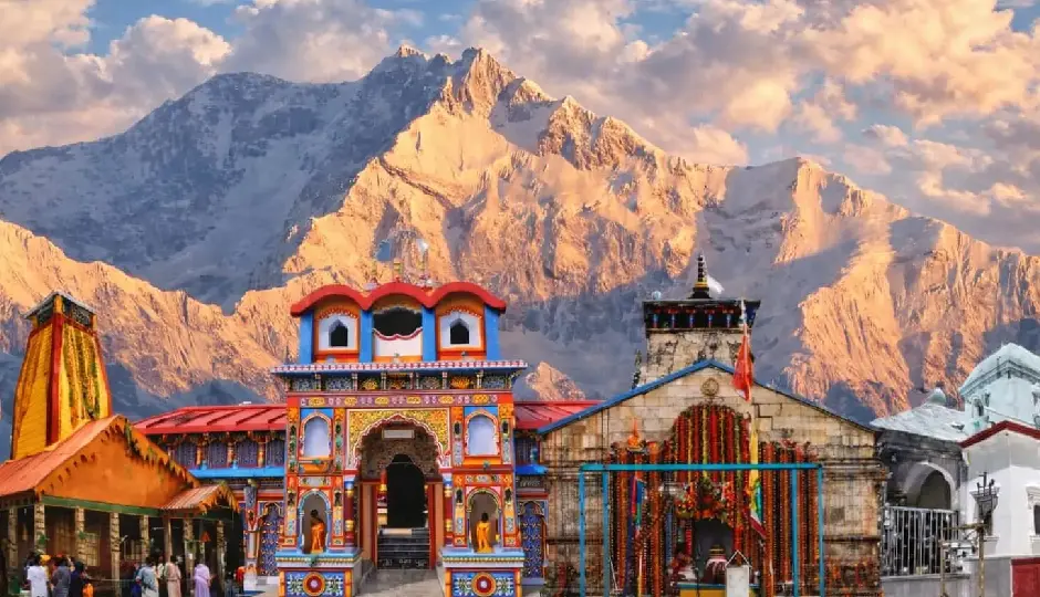 चारधाम यात्रा 2026 में बड़े बदलाव: बद्रीनाथ-केदारनाथ में मोबाइल पर रोक, पूजा शुल्क में संशोधन सहित नए नियम लागू