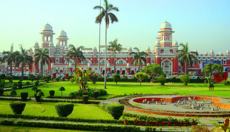 must visit railway station of india,holidays,travel,tourism