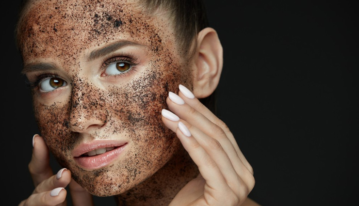 DIY Facial Scrub With Charcoal To Get Clear Skin
