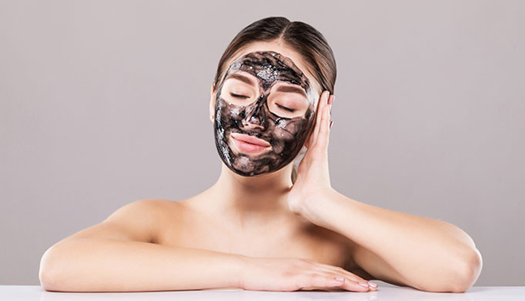 DIY Charcoal Blackhead Mask To Clean Your Pores
