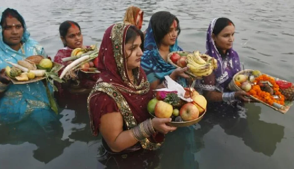 Chhath Puja 2025 सामग्री सूची: जानें छठ पूजा के लिए किन सामग्रियों की होगी जरूरत, पूरी तैयारी ऐसे करें