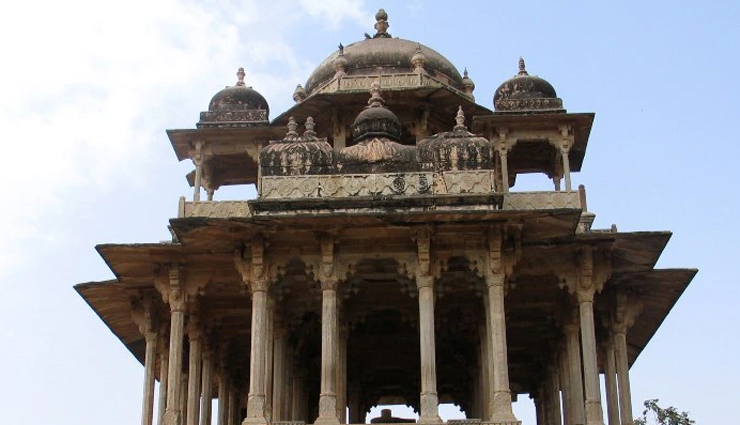 थार मरुस्थल का प्रवेश द्वार है चूरू, पर्यटकों के आकर्षण का केन्द्र हैं हवेलियाँ और किले, आजादी से पहले था बीकानेर का हिस्सा churu tourist attractions,places to visit in churu rajasthan,must-see sights in churu,churu,rajasthan tourism,historical landmarks in churu,top tourist spots in churu,exploring churu rajasthan,churu travel guide,famous places in churu,cultural heritage of churu rajasthan,offbeat destinations in churu,tourist activities in churu,churu sightseeing spots,best viewpoints in churu rajasthan,hidden gems of churu