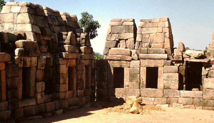 famous places in khajuraho,explore khajuraho attractions,khajuraho tourist spots,khajuraho heritage sites,historical places in khajuraho,must-visit khajuraho landmarks,popular khajuraho monuments,unraveling khajuraho treasures: famous places to visit,khajuraho sightseeing: a historical odyssey,explore the rich heritage of khajuraho landmarks,khajuraho tourism: iconic places to explore,khajuraho architectural marvels: a visitor guide