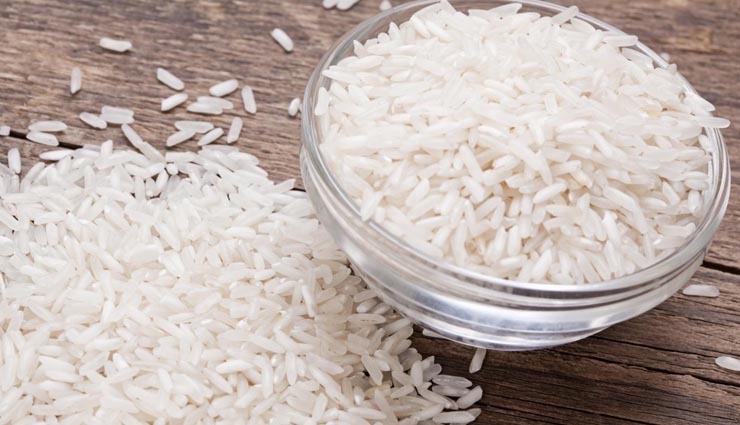 अपने चेहरे को निखारे घर पर बने इन 5 उबटन से 5 home made face packs