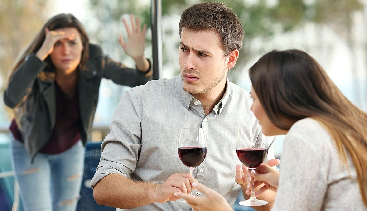 toxic relationship signs,emotional abuse,unhealthy relationship traits,types of toxic relationships,recognizing toxic people,mental health and relationships,relationship red flags,toxic friendships,toxic family dynamics,emotional manipulation,self-worth in relationships,how to identify toxic behavior