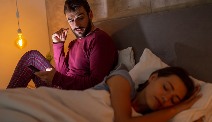  8  Ways to Tell if Someone is Lying About Cheating on You