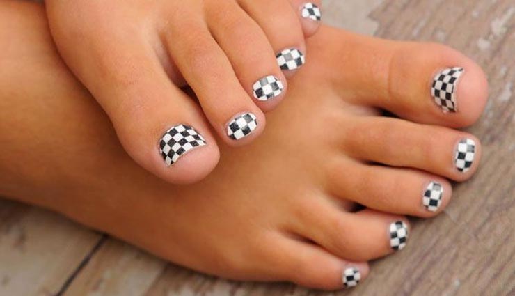 5 types of feet nail arts,nail arts in hindi