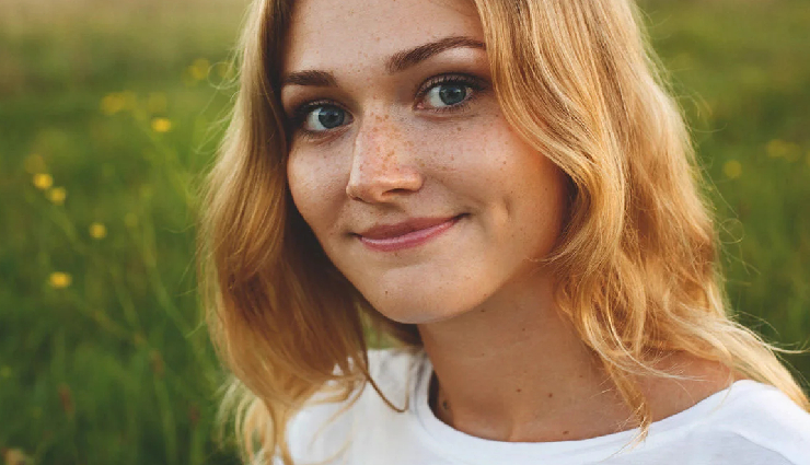 face yoga exercises,facial muscle toning,facial symmetry enhancement,youthful face techniques,attractive facial features,beauty routines for face shape,confidence-boosting expressions,personalized skincare practices