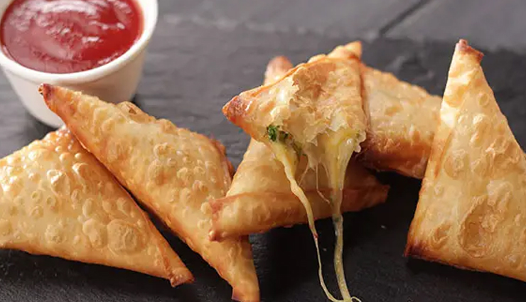 samosa recipes,indian snacks,homemade samosas,vegetable samosas,chicken samosas,lamb samosas,cheese samosas,chocolate samosas,easy samosa recipes,popular indian appetizers