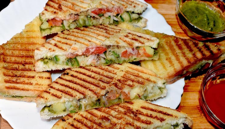 झटपट तैयार होगा यह हेल्दी ब्रेकफास्ट 'चिजी मिक्स वेज सैंडविच' #Recipe