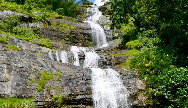 munnar waterfalls tour,best waterfalls in munnar,munnar breathtaking waterfalls,must-see waterfalls in munnar,munnar waterfalls exploration,top munnar waterfall destinations,munnar spectacular waterfalls,discovering munnar waterfall wonders