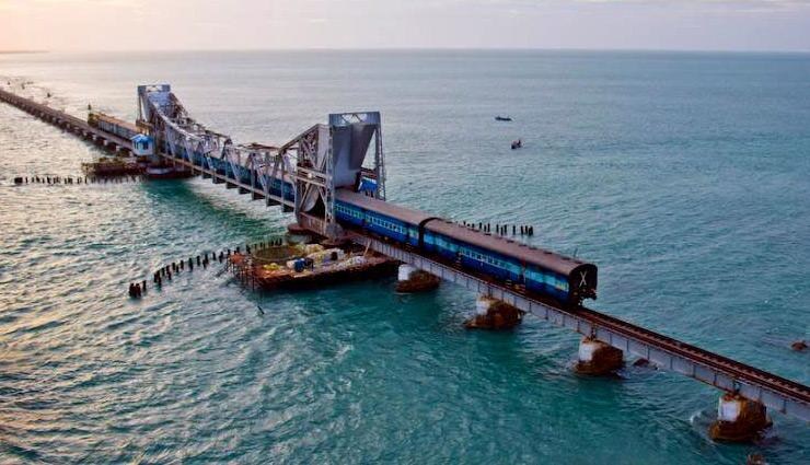 world dangerous railway track