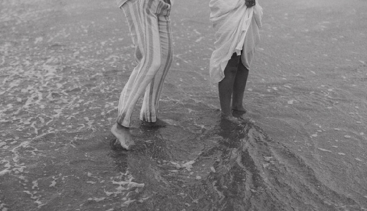 black cat girlfriend,dating a black cat girlfriend,mysterious girlfriend traits,independent girlfriend,relationship with a mysterious partner,subtle affection in relationships,how to date a black cat girlfriend,self-reliant girlfriend,love and mystery in relationships,deep connections in relationships,navigating a black cat girlfriend