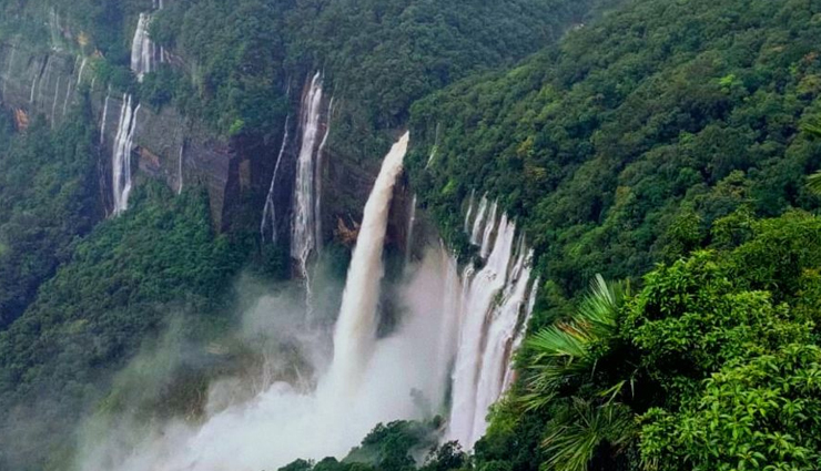 meghalaya tourist places,top tourist attractions in meghalaya,best places to visit in meghalaya,meghalaya sightseeing,meghalaya travel guide,tourist destinations in meghalaya,meghalaya hill stations,meghalaya natural beauty,meghalaya adventure tourism,meghalaya culture and heritage