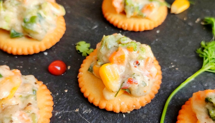 cheesy monaco canapes. monaco recipe,snacks recipe,kids recipe