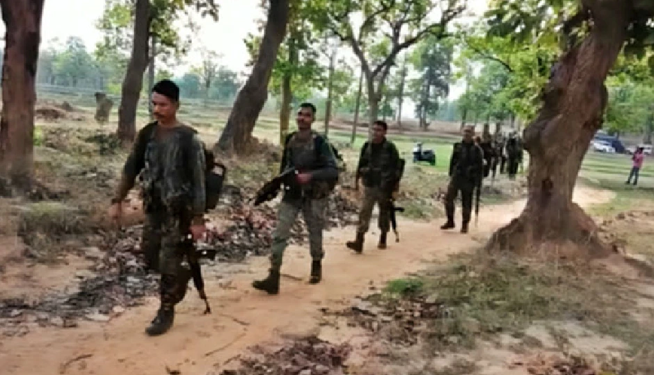 छत्तीसगढ़: एक साथ 71 नक्सलियों ने किया आत्मसमर्पण, एलडब्ल्यूई विरोधी अभियान में बड़ी सफलता