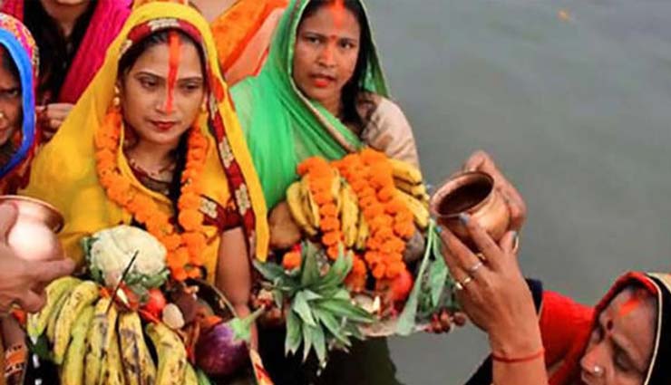 छठ पर्व 2018: आज डूबते सूर्य को पहला अर्घ्य देंगे छठ व्रती, जानिए शुभ मुहूर्त 