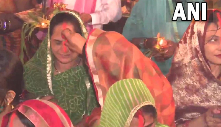 chhath puja 2021,chhath puja,devotees,arghya,rising sun,chhath puja photos,chhath puja news