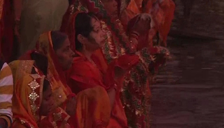 chhath puja 2021,chhath puja,devotees,arghya,rising sun,chhath puja photos,chhath puja news