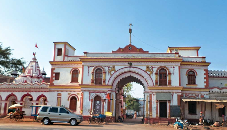 chhattisgarh,tourist places in chhattisgarh,attractions in chhattisgarh,chitrakote falls,barnawapara wildlife sanctuary,chandrahasini devi temple,bambleshwari temple,danteshwari temple