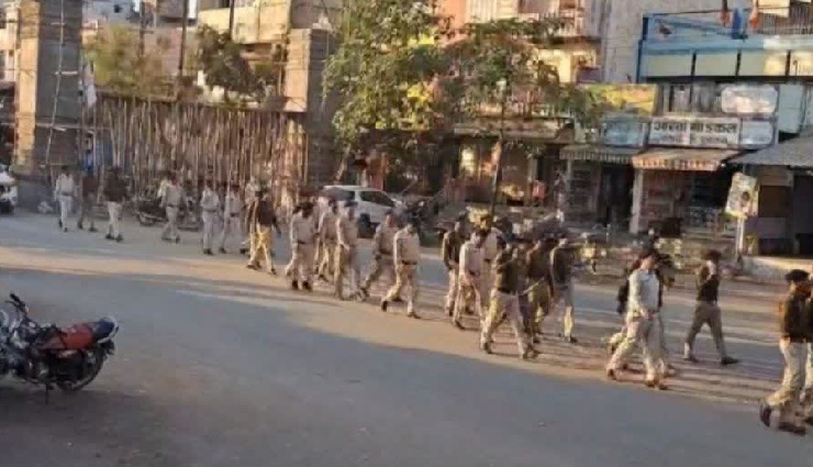 छत्तीसगढ़ नगरीय निकाय चुनाव 2025: पुलिस ने निकाला फ्लैग मार्च, सुरक्षा के पुख्ता इंतजाम