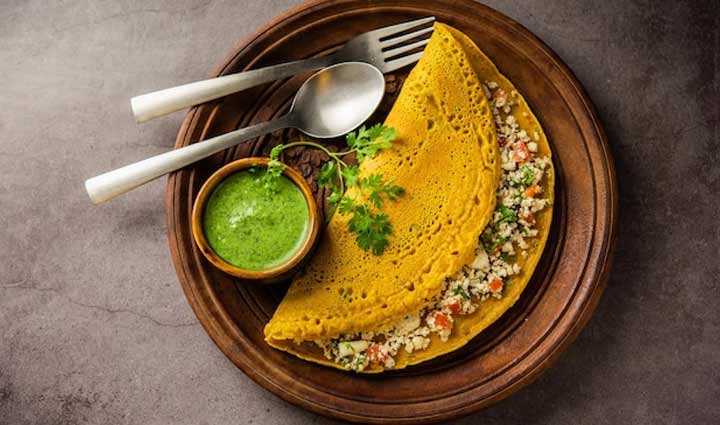 perfect for breakfast cheesy besan cheela,food,easy recipe