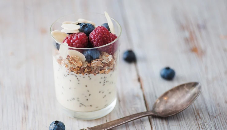 chia seeds benefits,health benefits of chia seeds,nutrient-dense seeds,omega-3 fatty acids,digestive health,heart health,blood sugar regulation,weight management,antioxidant properties,chia seed recipes