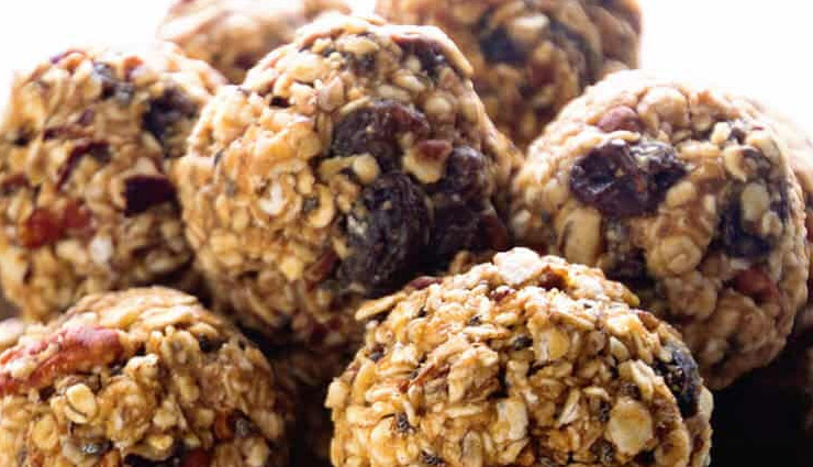 chia seeds benefits,health benefits of chia seeds,nutrient-dense seeds,omega-3 fatty acids,digestive health,heart health,blood sugar regulation,weight management,antioxidant properties,chia seed recipes