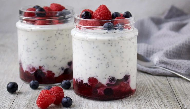 chia seed benefits,incorporating chia seeds into diet,quick chia seed recipes,chia seed pudding recipe,chia seed smoothie recipe,chia seed oatmeal recipe,chia seed yogurt parfait recipe,chia seed salad dressing recipe,health benefits of chia seeds,chia seed nutrition,chia seed digestive health,chia seed heart health,chia seed blood sugar management,chia seed weight management,chia seed preparation tips