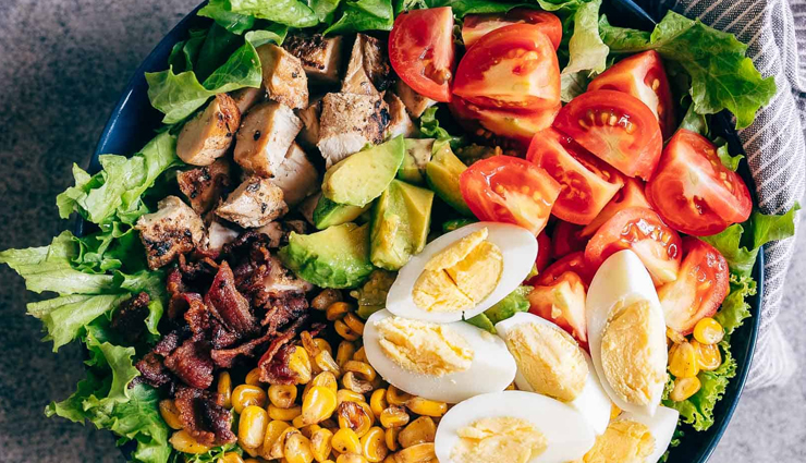 chicken cobb salad with avocado blue cheese recipe,chicken salad,chicken recipe,hunger struck,food