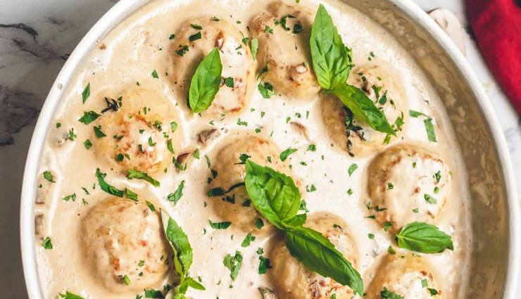 creamy chicken meatballs,creamy chicken meatballs recipe,easy recipe,chicken recipe,chicken health benefits,hunger struck,food