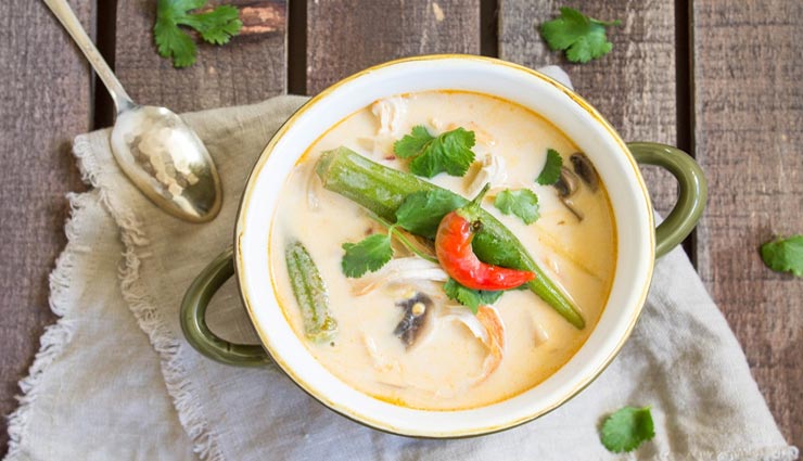 घर पर ही बनाए रेस्टोरेंट जैसा 'चिकन कोकोनट सूप' #Recipe