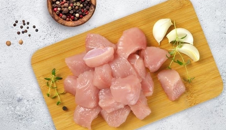 white butter chicken,white butter chicken recipe,creamy butter chicken,how to make white butter chicken,white sauce butter chicken,rich butter chicken recipe,indian chicken curry with white sauce,butter chicken with cream,unique butter chicken recipe,easy white butter chicken