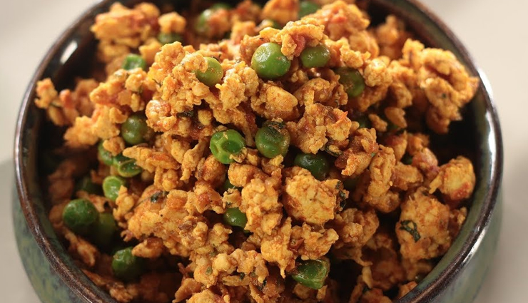 step-by-step preparation of chicken keema matar,chicken keema matar,chicken keema matar recipe,minced chicken with peas,spicy chicken keema,easy keema matar recipe,indian minced chicken curry,quick chicken keema,chicken and green peas curry,how to make keema matar,chicken mince recipe