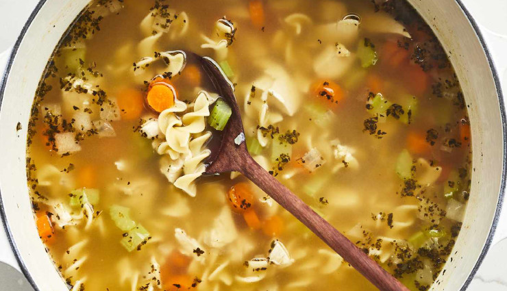 chicken noodle soup recipe,easy chicken noodle soup,homemade chicken noodle soup,classic chicken soup,chicken soup with noodles,comfort food recipes,best chicken noodle soup,healthy chicken soup recipe,chicken soup for cold days,quick soup recipes