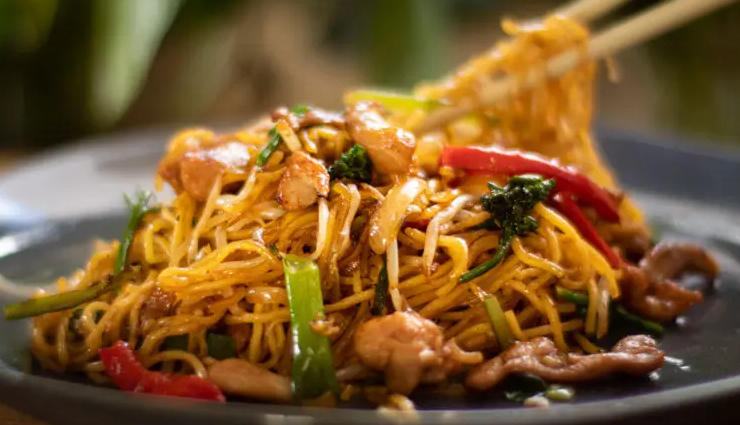 chicken noodles recipe,homemade chicken noodles,easy chicken noodles,quick weeknight dinner,comforting meal,chicken noodle stir-fry,asian chicken noodles,homemade noodle recipe,simple chicken noodle dish,healthy chicken noodle recipe,chicken and vegetable noodles,homemade noodle stir-fry,family-friendly noodle dish