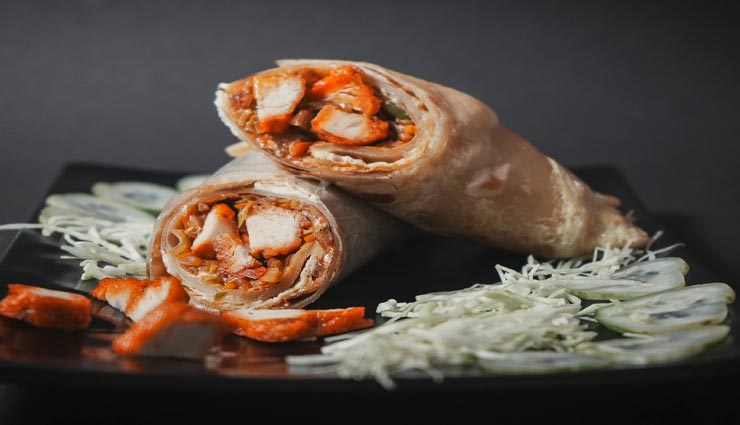 घर पर ही बनाए बाजार जैसा स्वादिष्ट और लजीज चिकन शाही रोल #Recipe