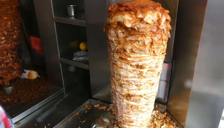 hyderabad,street food in hyderabad,hyderabadi biryani,biryani,street food,famous street food,travel,travel tips