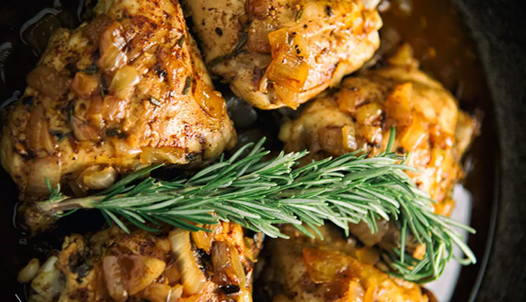 caramelized onion rosemary chicken thighs,chicken recipes,easy recipes,hunger struck,food
