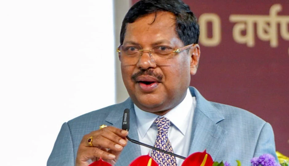 सुनवाई के दौरान अदालत कक्ष में हंगामा, चीफ जस्टिस बीआर गवई पर जूता फेंकने का प्रयास