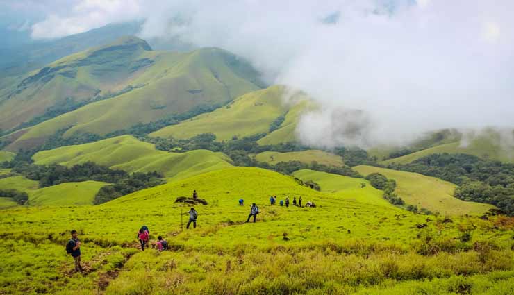 trekking in chikmagalur,chikmagalur,places for trekking in chikmagalur,mullayanagiri trek,kudremukh trek,kemmanagundi trek,agumbe ghat or narasimha parvatha trek,kurinjal trek