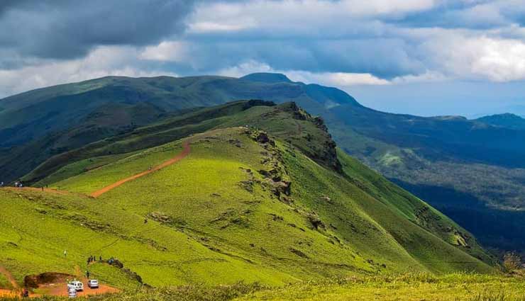 trekking in chikmagalur,chikmagalur,places for trekking in chikmagalur,mullayanagiri trek,kudremukh trek,kemmanagundi trek,agumbe ghat or narasimha parvatha trek,kurinjal trek