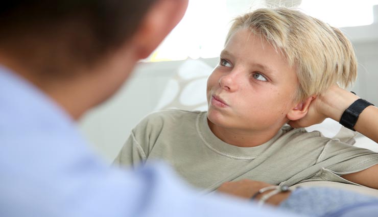 बच्चों की गलत आदतें बनती हैं पेरेंट्स की चिंता का विषय, इस तरह दूर करें यह परेशानी