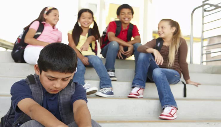 कहीं आपके बच्चे तो नहीं हो रहे बुलिंग का शिकार, इन 5 संकेतों से लगाए इसका पता child signs,bullying signs,parenting tips,changes in child