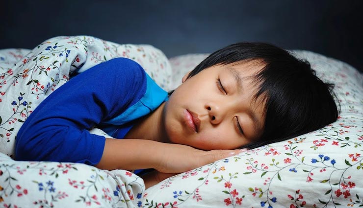 parenting tips,parenting tips in hindi,child to sleep alone