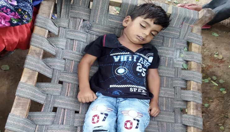 भरतपुर : बच्चे के शरीर पर निकले थे दाने, इंजेक्शन लगाने से हुई मौत तो ग्रामीणों ने किया प्रदर्शन