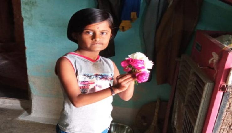 मध्यप्रदेश : बाथरूम में नहा रही थी बच्ची तभी गिरा बिजली लाइन का तार, जिंदा झुलसने से हुई मौत