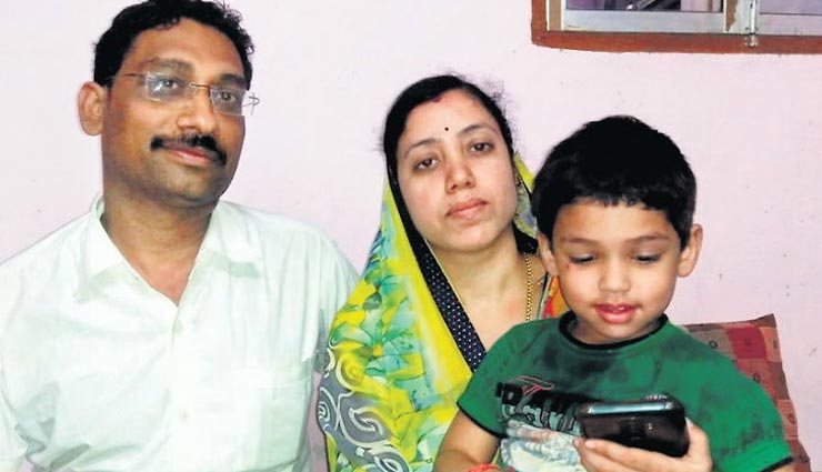 
20 फीट ऊंची गैलरी से गिरा बच्चा, नहीं आई एक भी खरोंच