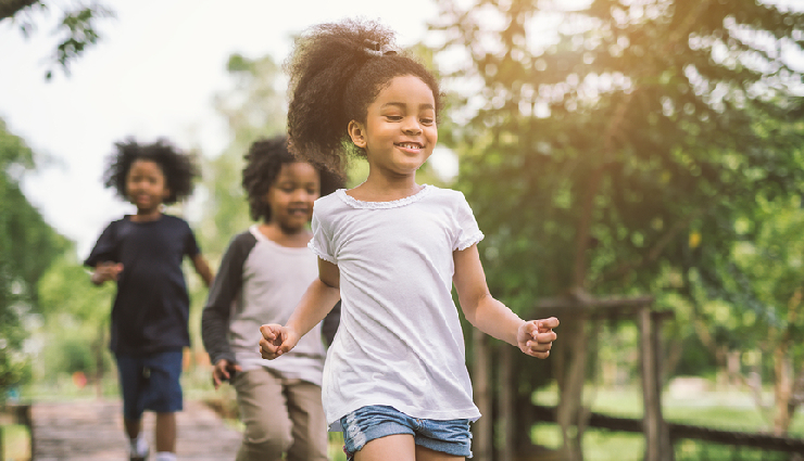 protein deficiency symptoms,muscle deterioration,weakness,edema,swelling,hair,skin,and nails changes,persistent fatigue,delayed wound healing,impaired growth,compromised immune function,vegetarian protein sources,vegan protein sources,elderly protein intake,protein-rich foods,protein benefits,complete protein sources,muscle repair foods,immune-boosting foods,protein-rich diet,protein importance